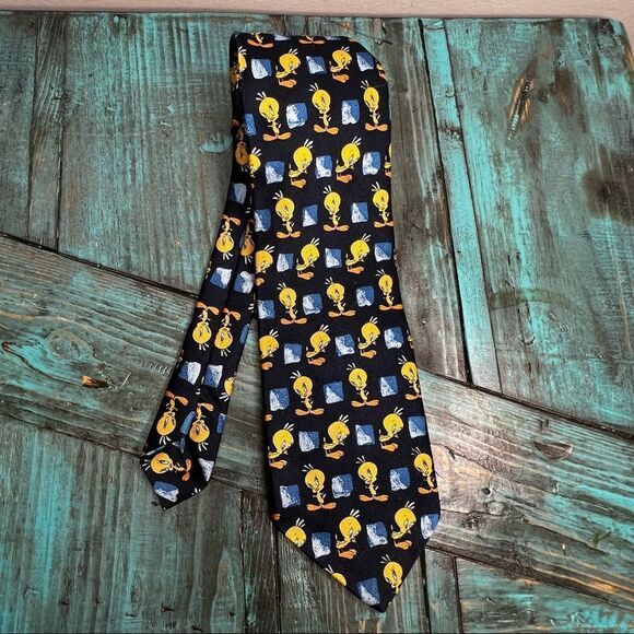 𝅺VINTAGE 90s Looney Tunes Tweety Bird Tie - Picture 2 of 5